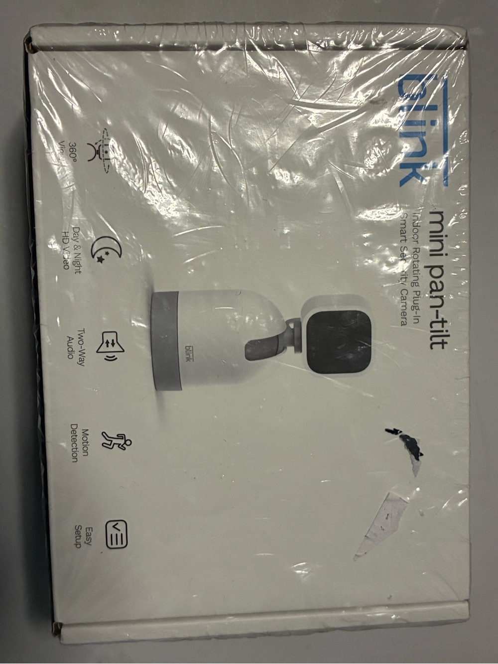Link Mini Pan-Tilt Indoor Smart Camera — White and Black